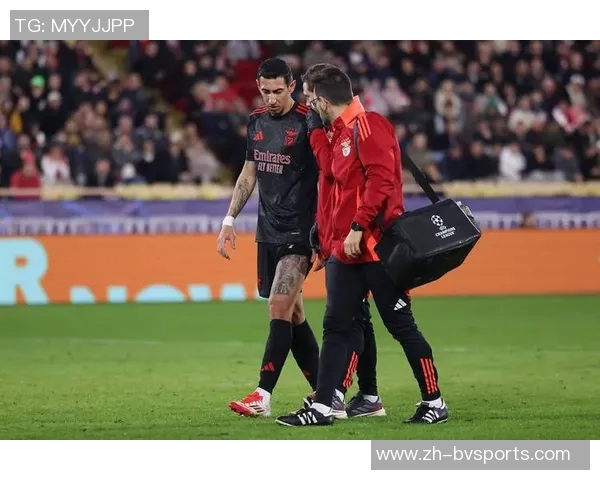 尤文等豪门瞄准本菲卡17岁后卫福尔莫索穆帅称其为新一代小麦