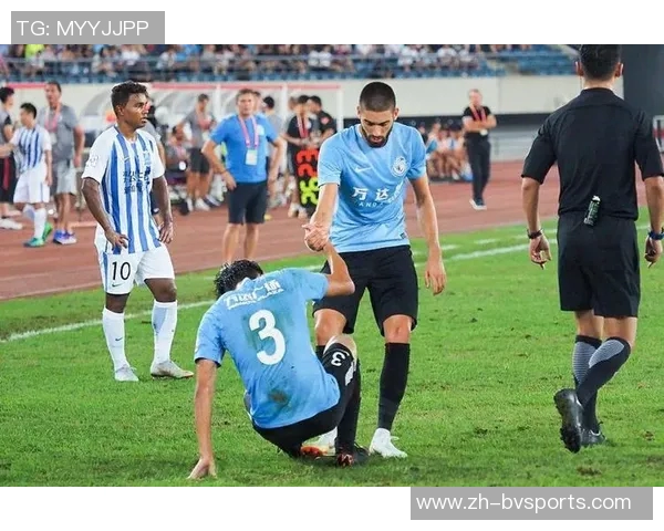 斯波指出双方球员对场地状况不满工作人员确认场地条件明显不合格